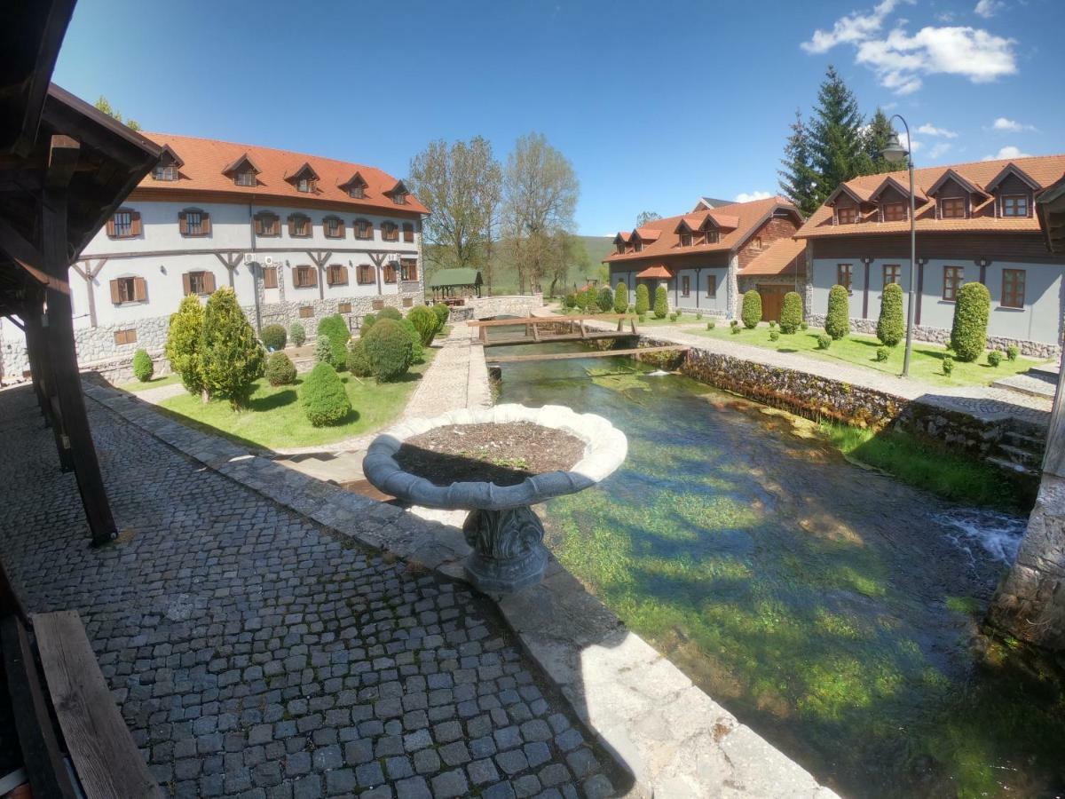 Hotel Gacka Otocsán Kültér fotó