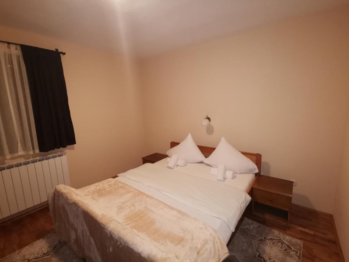 Hotel Gacka Otocsán Kültér fotó