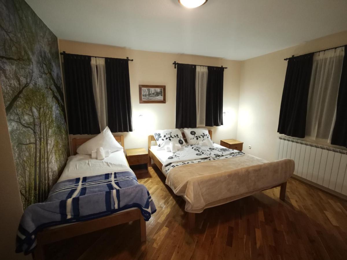 Hotel Gacka Otocsán Kültér fotó